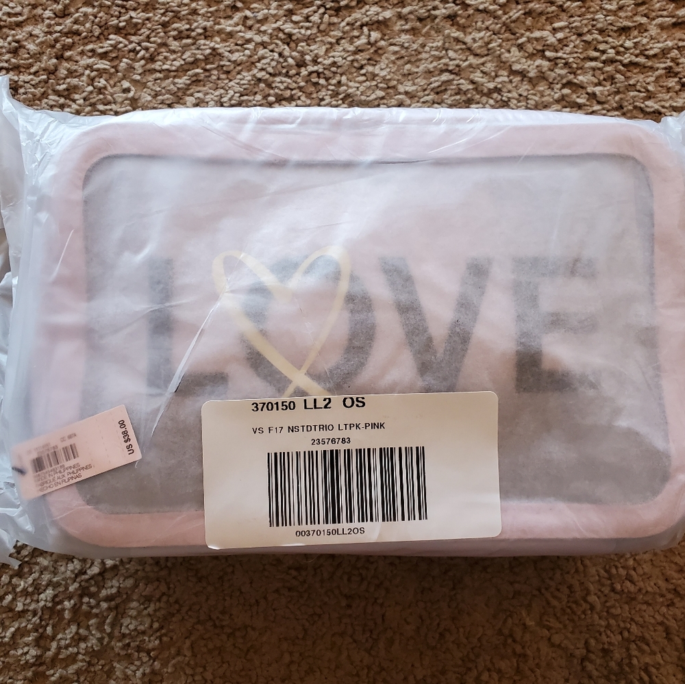 VS Make-Up Bag - Picture 5 of 7